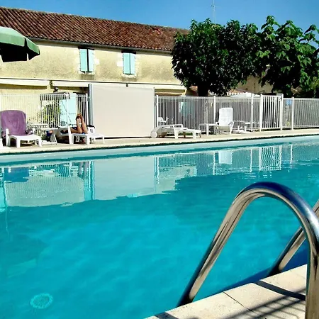 Logis La Ferme De Flaran 3*