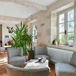 Logis La Ferme De Flaran فندق