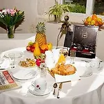Logis La Ferme De Flaran Hotel 3*