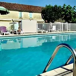Logis La Ferme De Flaran 3*