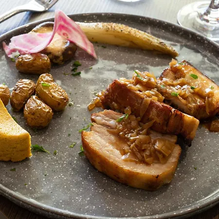 Hotel Logis La Ferme De Flaran 3*