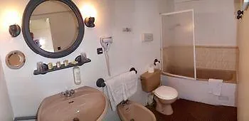 Logis La Ferme De Flaran Hotel 3*