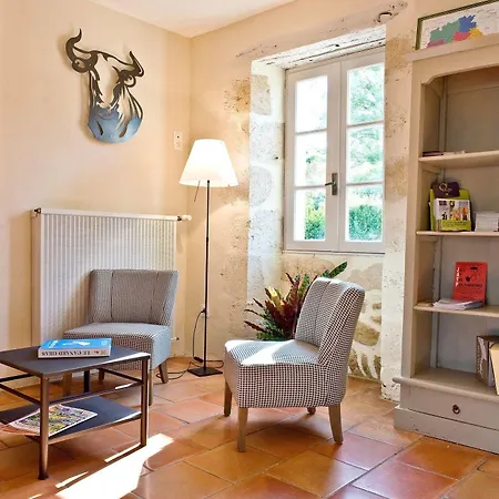 Logis La Ferme De Flaran Hotel