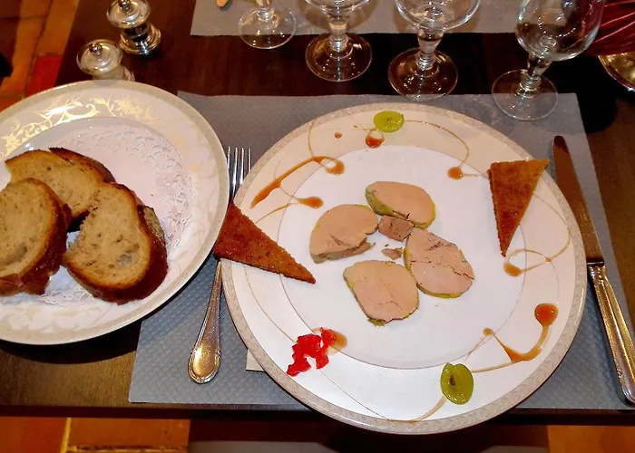 Hotel Logis La Ferme De Flaran 3*