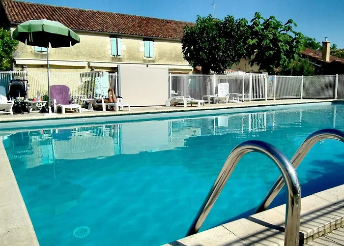 Logis La Ferme De Flaran 3*